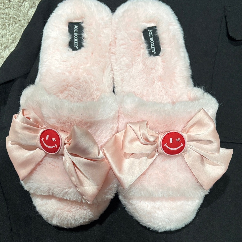 Joe Boxer Light Pink Slippers with Bow and Smiley
